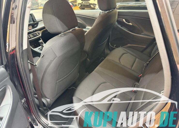 Hyundai i30 YES! Plus/Navi/Kamera/LED/PDC/TOP