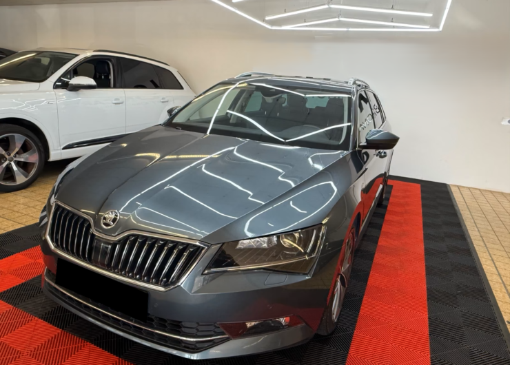 Skoda Superb Combi L&K 4×4/Navi/Xenon/Leder/Kamera