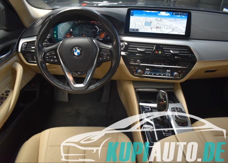BMW 520 d xDrive*STAND-HZ*AHK*LEDER*GLASDACH*LED*SHZ