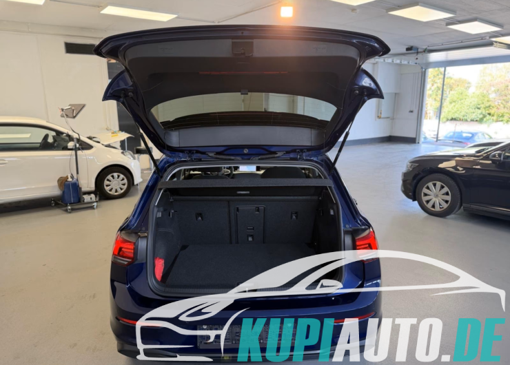 Volkswagen GOLF VIII 1.5TSI LIM. LIFE*NAVI*LED*CAM*ACC*SHZ*