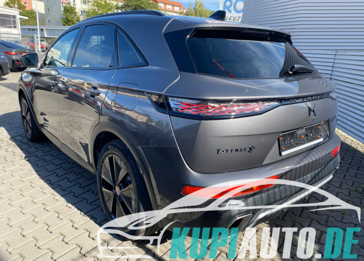 DS Automobiles DS7 E-Tense 300 kW Performance Line + 4×4
