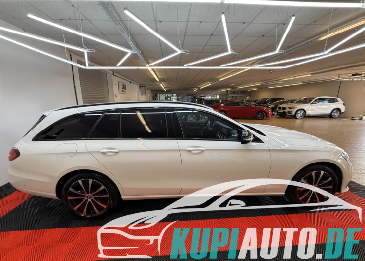 Mercedes-Benz E 300 E T-Modell Avantgarde/Navi/Kamera/LED/TOP