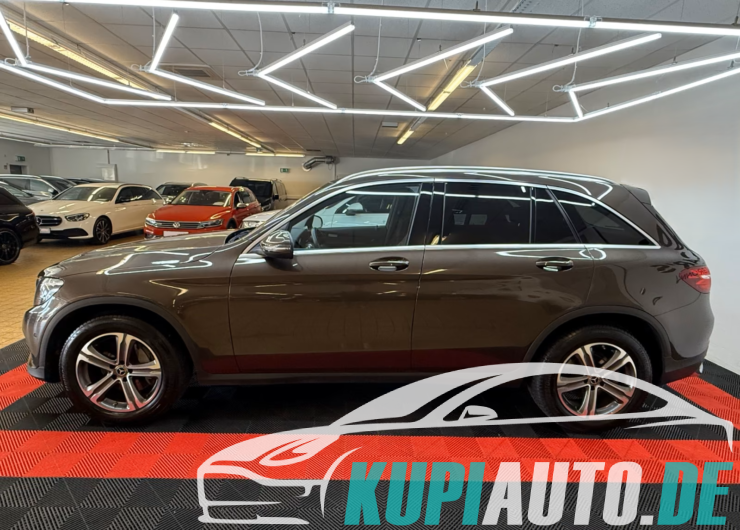 Mercedes-Benz GLC 220 d 4Matic/Navi/LED/Leder/PANO/Kamera