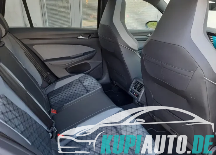 Volkswagen Golf 2.0TDI/DSG/R-Line/Pano/DigitalC./Kam/AHK