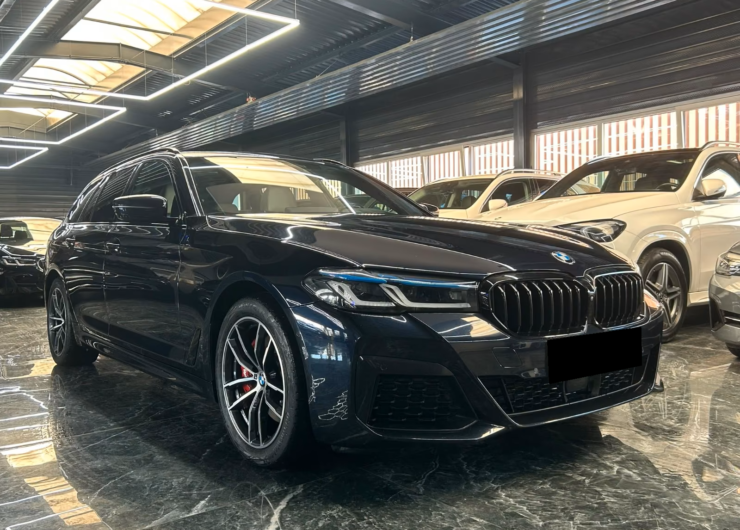 BMW 520 d Touring M SPORT/LASER/ACC/AHK/HEAD-UP/PANO