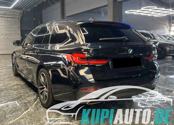 BMW 520 d Touring M SPORT/LASER/ACC/AHK/HEAD-UP/PANO