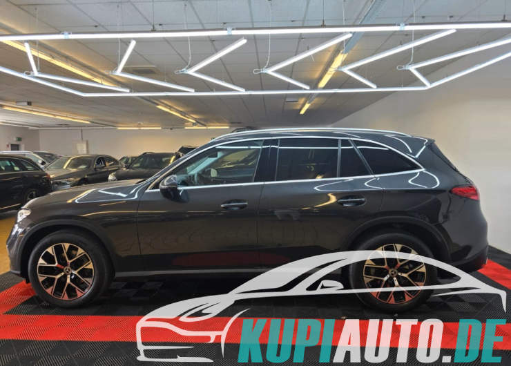 Mercedes-Benz GLC 220 d/1-Hand/4Matic/Panorama/Leder/Burmester/