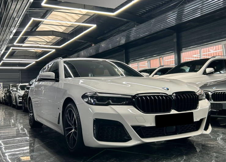 BMW 520 d Touring xDrive M SPORT/PANO/KAMERA/LEDER/