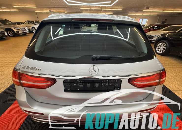 Mercedes-Benz E 220 d T Avantgarde/Navi/LED/Kamera/AHK