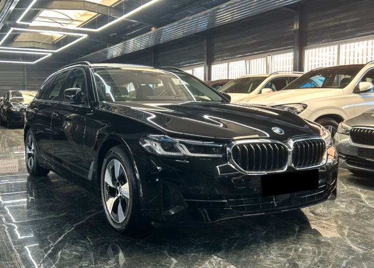 BMW 520 d Touring xDrive/HEAD-UP/AHK/LEDER/KESSY/SHZ
