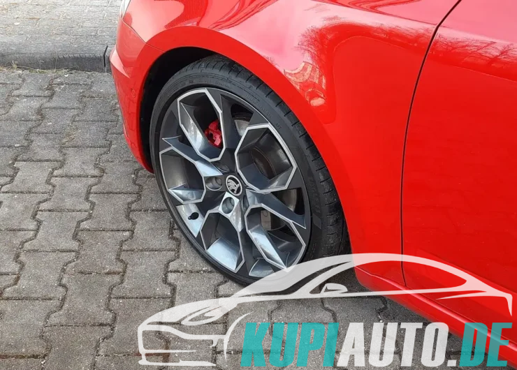 Skoda Octavia Combi VRS DSG/LED/KAM/DAB/19″