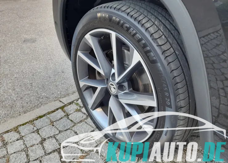 Skoda Kodiaq Sportline 4×4/LED/7Sitz/Pano/Kam/AhK/StdH/20″